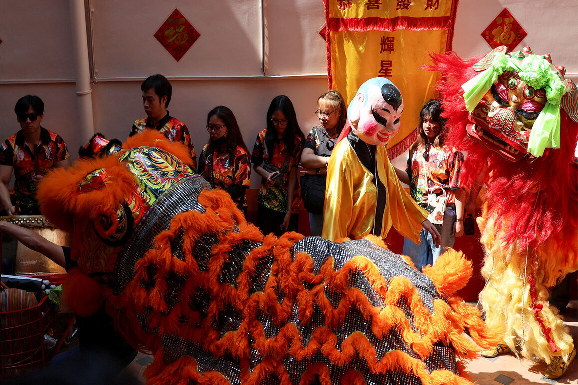 Chinese Envoy to India shares snippets of Chinese New Year celebrations in Kolkata
