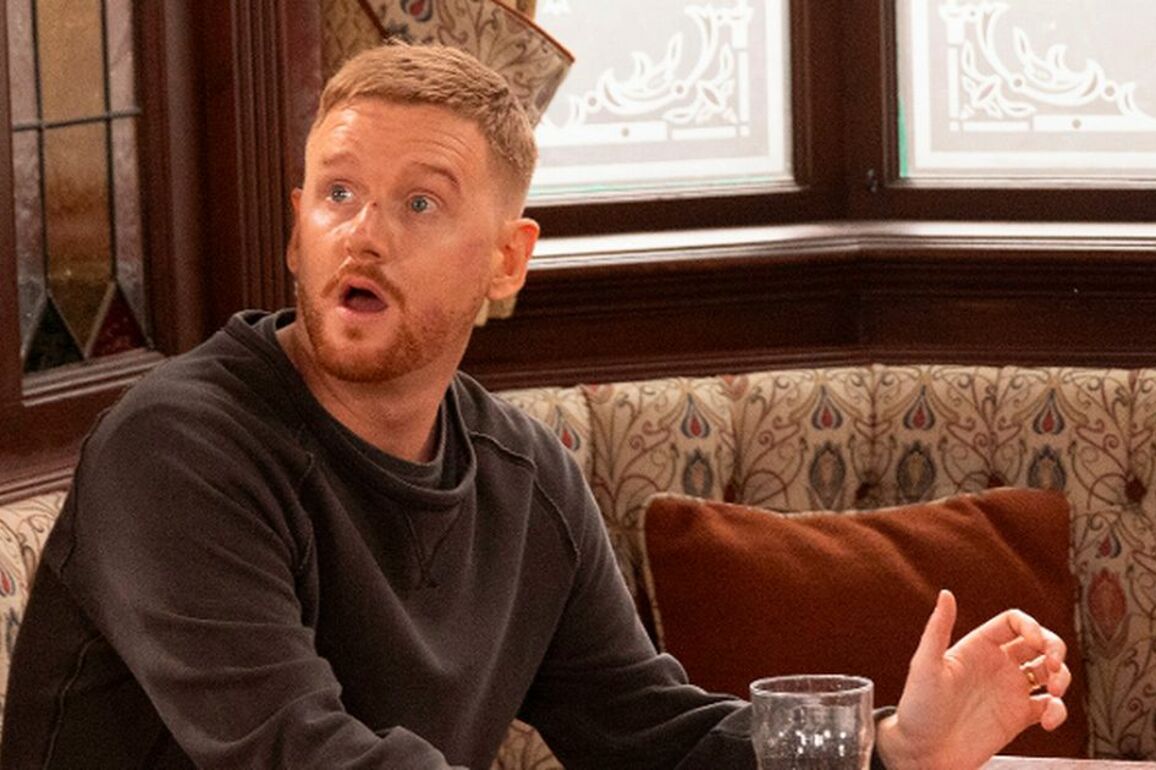 Coronation Street star warns 'something bad happens with Gary' as spoilers reveal danger