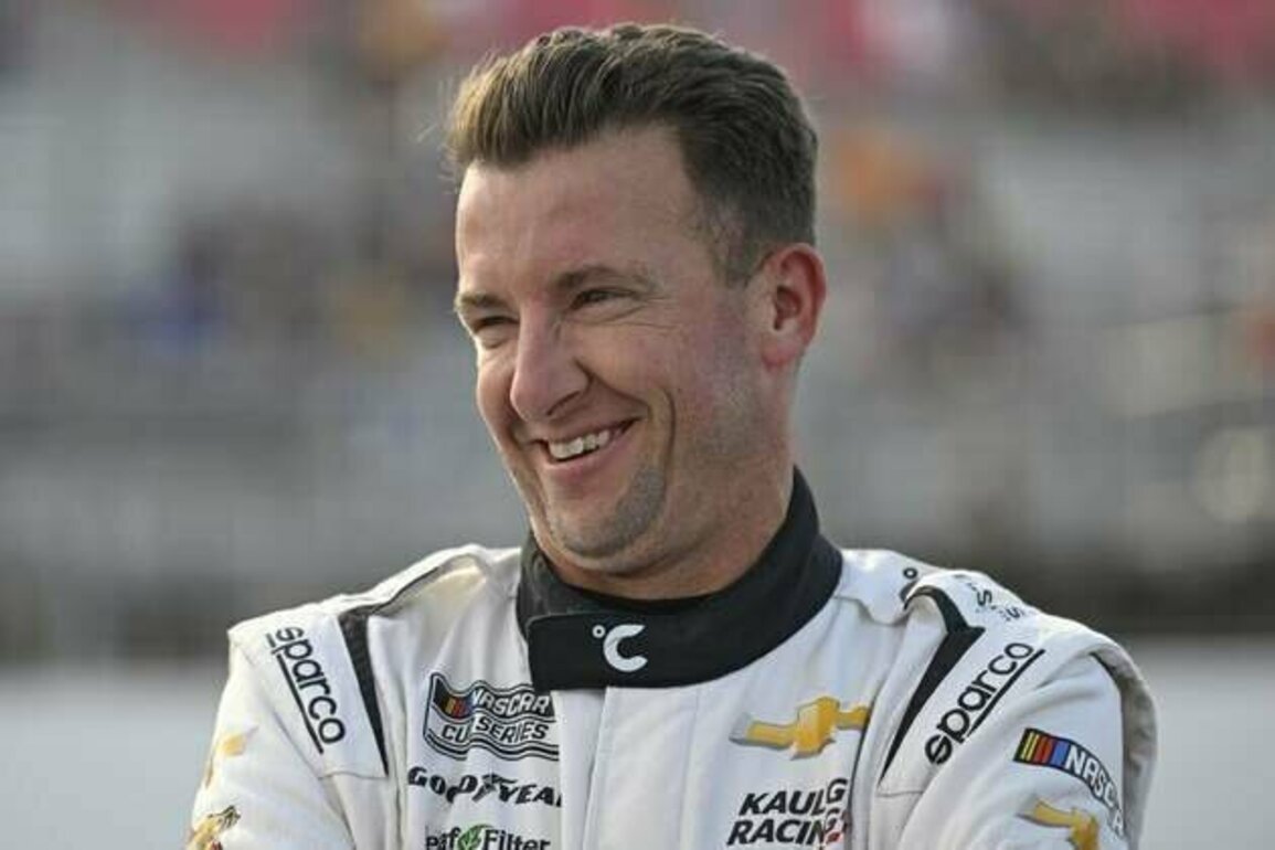 AJ Allmendinger earns surprising pole position for Bristol Playoff race