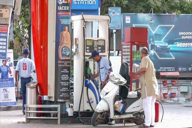 Govt remains non-committal on reducing petrol, diesel prices amid fluctuating crude prices