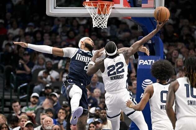 Led by Cam Spencer, Grizzlies hand Mavericks 7th straight home setback