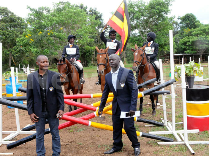 iders obin asumba leftohn inyua and ackson driko pose with the questrian ssociation ecretary eneral arthur uwagaba and the president enneth pedun during the prelaunch of the ssociation at lametree tables in ayaza    
