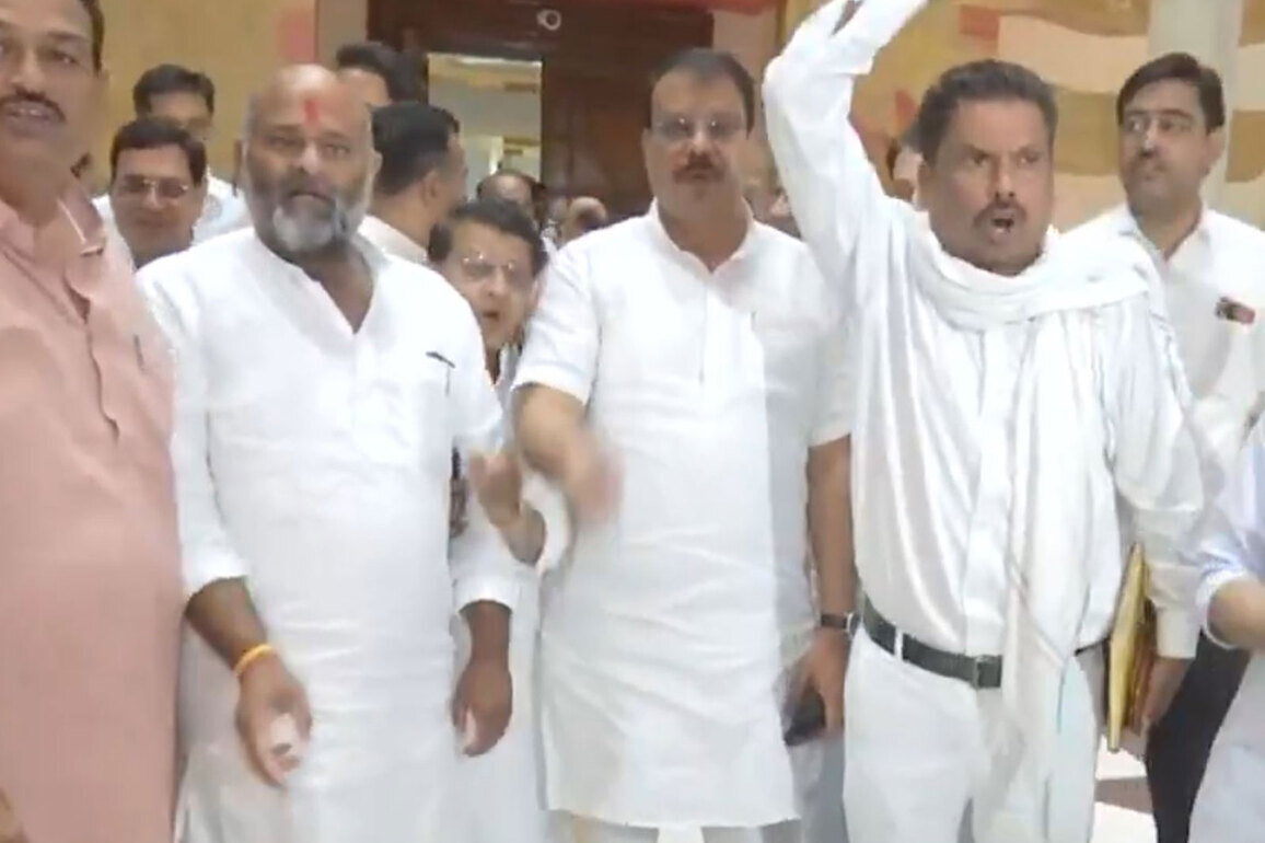 Nari Shakti Vandan Adhiniyam sparks uproar in MP Assembly, Opposition MLAs stage walkout