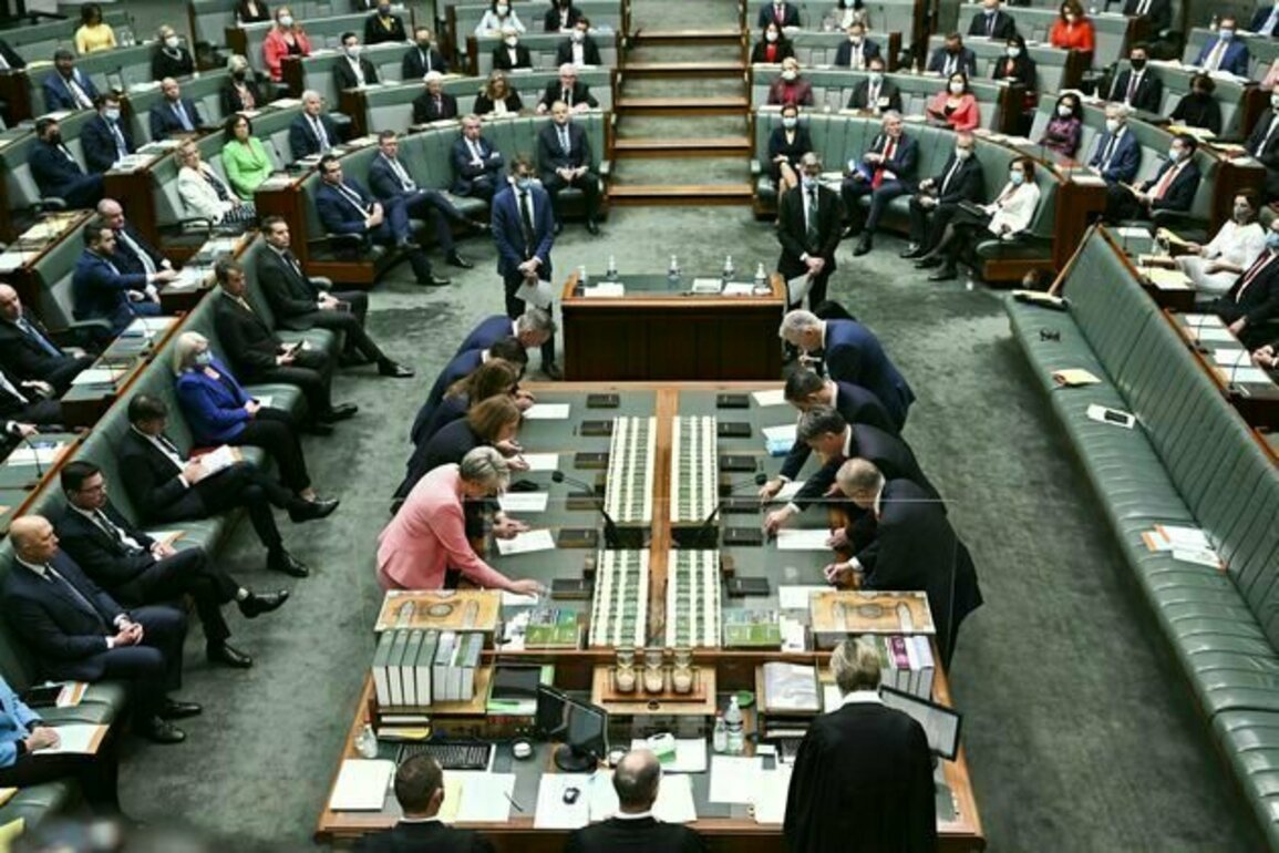 Likely final House seat outcome: 94 Labor, 44 Coalition, 12 Others