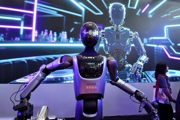 Economic Watch: How human-robot collaboration is powering China's high-quality development