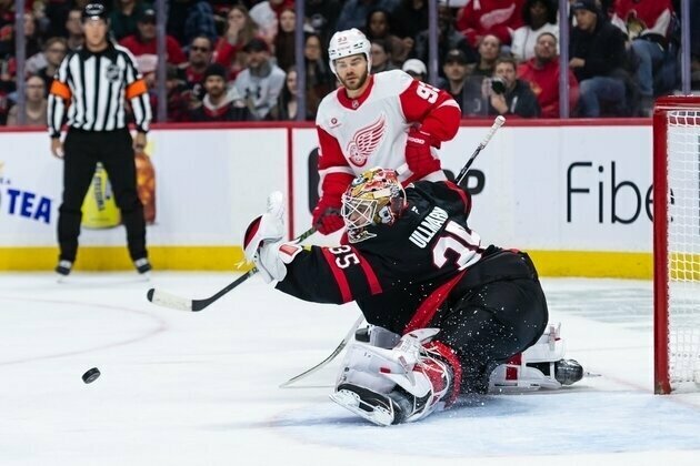 Linus Ullmark's 48 saves help streaking Senators top Wings