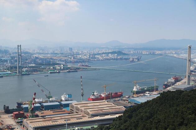 S. Korea's export hits record high in 2025
