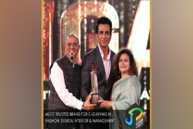 JD Institute Of Fashion Technology receives Award