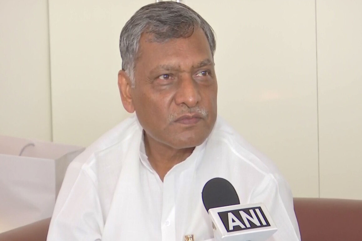 Policy paradox?: Akhilesh Prasad Singh slams PM Modi's '7 appeals' on West Asia crisis