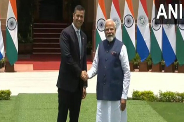 PM Modi meets Paraguay President Santiago Pena Palacios at Hyderabad House