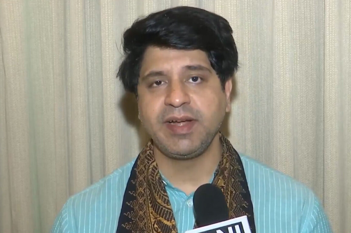 "Karnataka still playing 'game of thrones', administration come to standstill": BJP's Shehzad Poonawalla