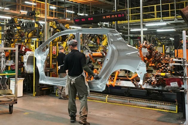UK car production drops to lowest in decades