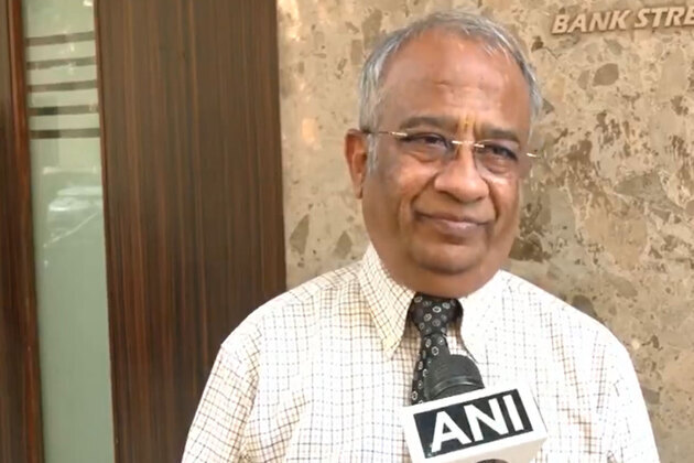 "India will be the largest beneficiary of cooling global oil prices," says stock market expert Sunil Shah