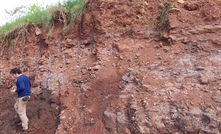 Técnicos do SGB investigam potencial para titânio 