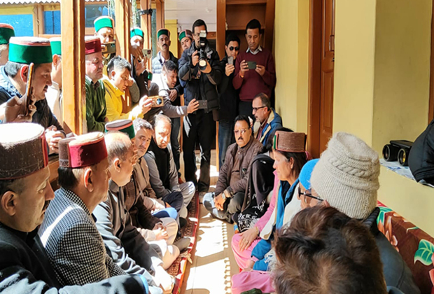 Himachal: BJP delegation led by Jairam Thakur meets family of deceased HPPCL engineer Vimal Negi