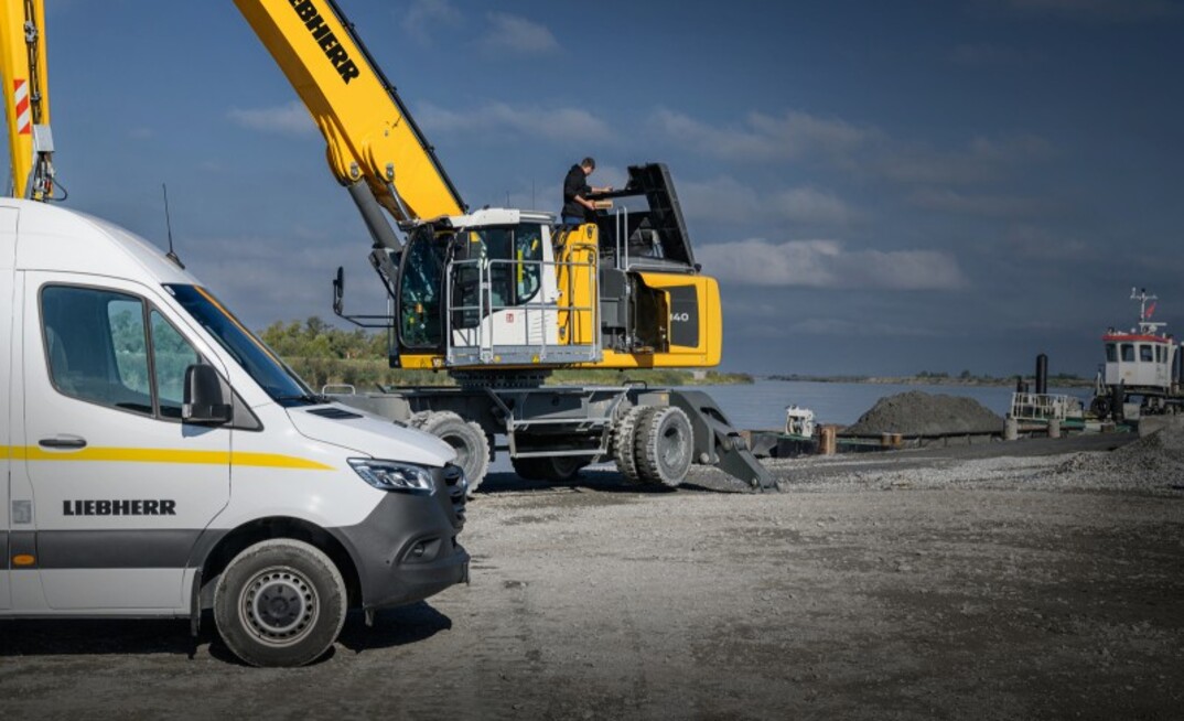 The extended interval now applies to electric and diesel-powered material handling machines of the LH 40 to LH 150 (electric drive) and LH 30 to LH 150 (diesel drive) models.