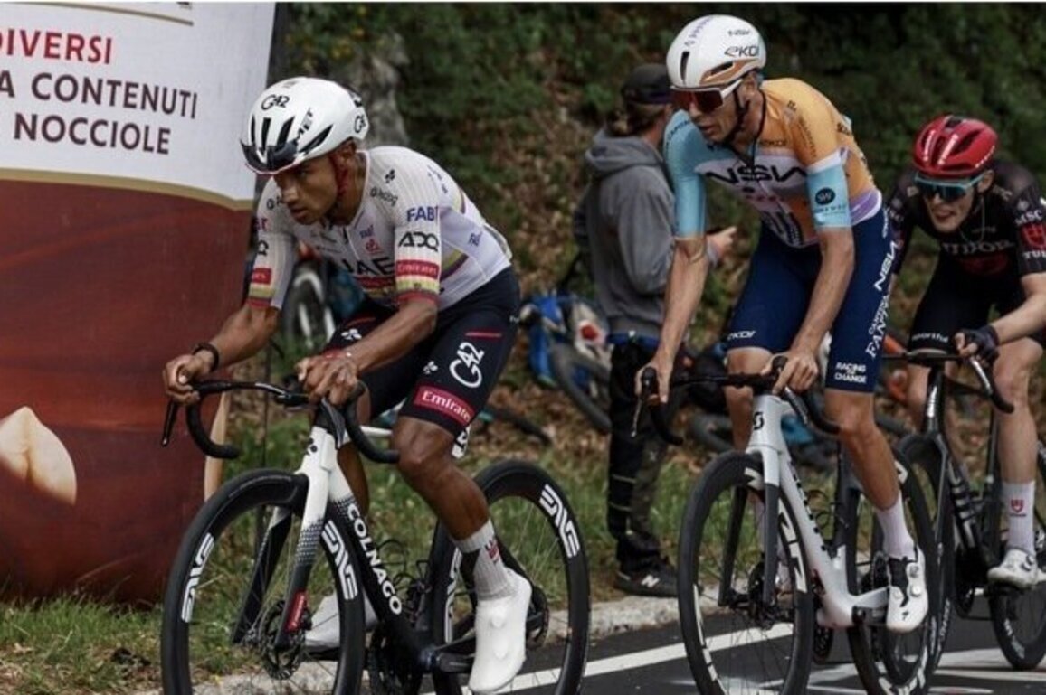 UAE Team Emirates-XRG's Narvaez reclaims maglia ciclamino at Giro d'Italia