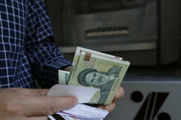 Iranian Currency Falls to Record Low Amid Isolation, Sanctions