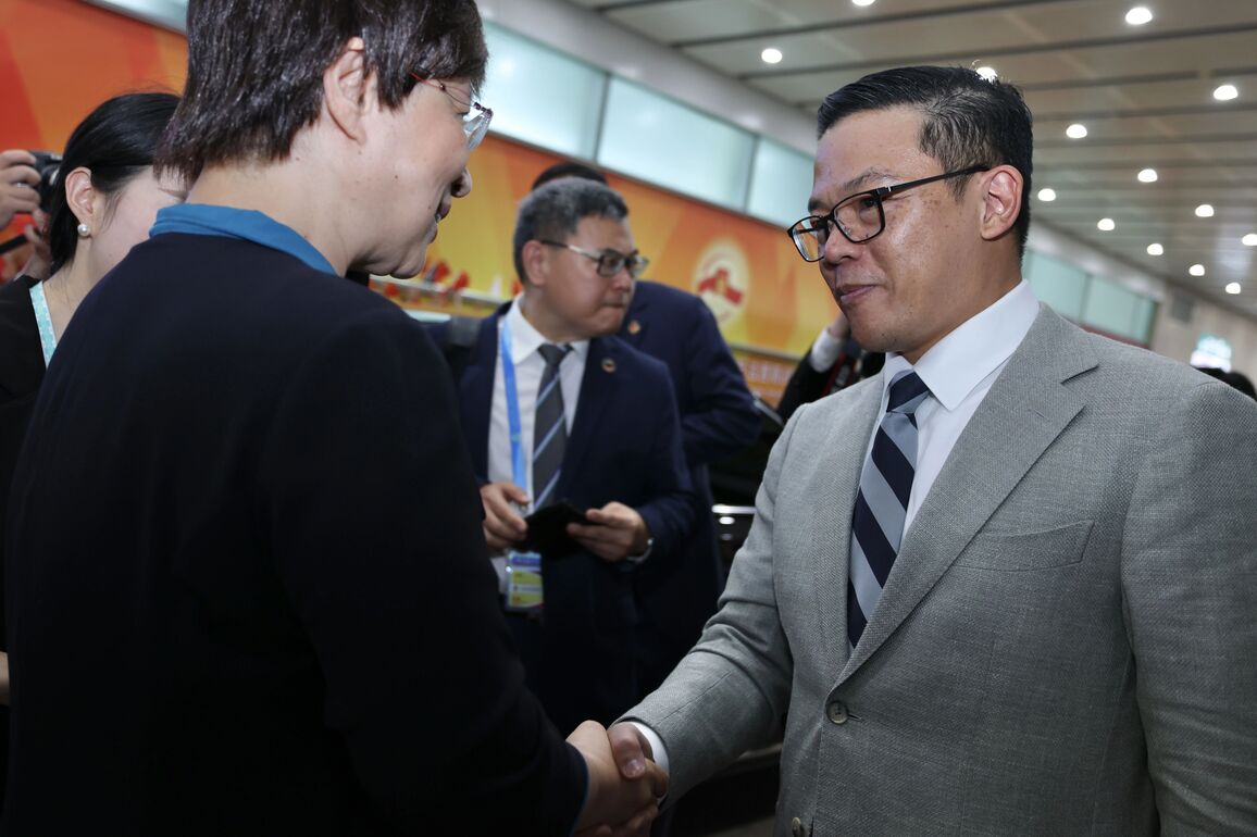 CHINA-BEIJING-INDONESIAN FM-ARRIVAL (CN)