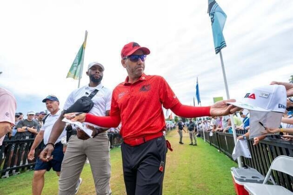 Sergio Garcia signs multi-year extension, fills out all-Spanish team