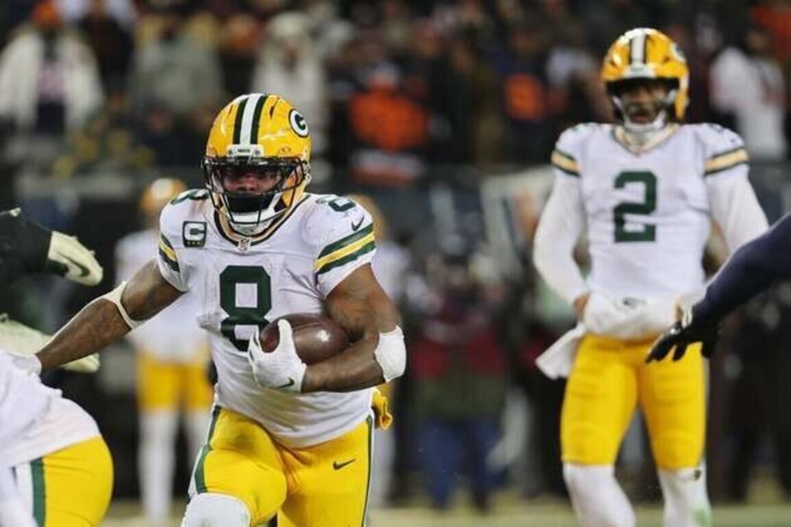Packers' Josh Jacobs arrested, charged with domestic abuse