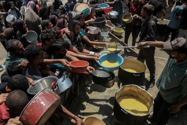Xinhua Commentary: Gaza's deepening humanitarian crisis calls for immediate ceasefire
