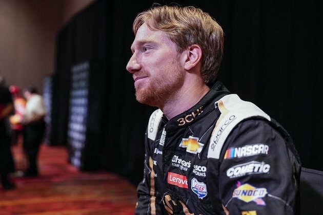 Tyler Reddick wins caution-filled Round of 12 race at Texas