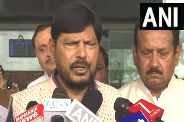 "Devendra Fadnavis' government hit a sixer and cancelled the decision": Union Minister Ramdas Athawale on Maharashtra three-language policy