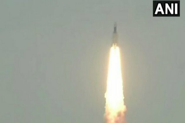 Chandrayaan-2: Congratulations pour in from political leaders