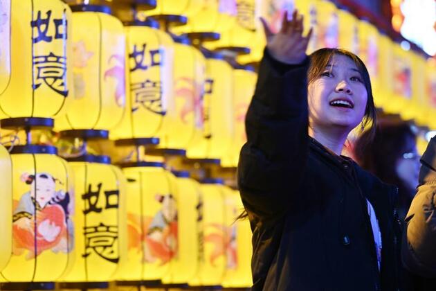 Festive atmosphere, immersive cultural experience in north China ancient town