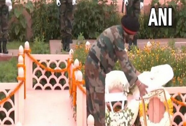 Kargil Vijay Diwas: Wreath laying ceremony held at War Memorial in Drass