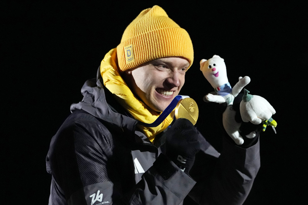 (MICO2026)ITALY-CORTINA D'AMPEZZO-OLYMPIC WINTER GAMES-LUGE-MEN'S SINGLES-AWARDING CEREMONY