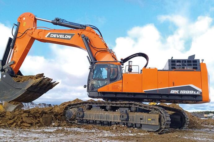 Retroescavadeira da Develon