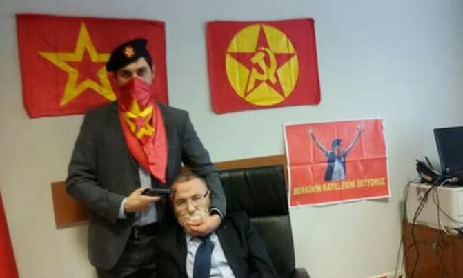 Turkey blocks Twitter, Facebook, YouTube over images of slain prosecutor Turkey blocks Twitter, Facebook, YouTube over images of slain prosecutor