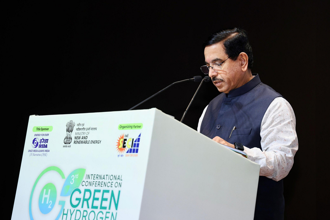 Pralhad Joshi announces Rs 100 crore 'call for proposals' for biomass-based hydrogen pilots
