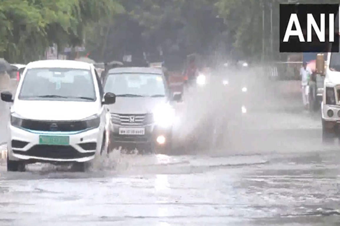 Several parts of Maharashtra experience heavy rainfall on Monday morning