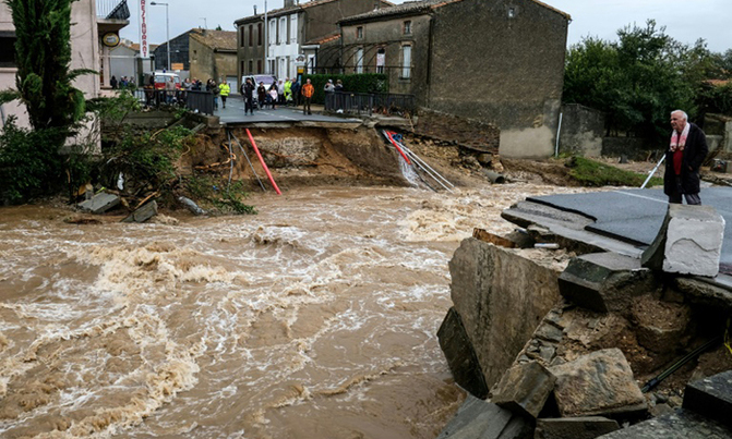 13 dead as flooding hits southwestern France 13 dead as flooding hits southwestern France
