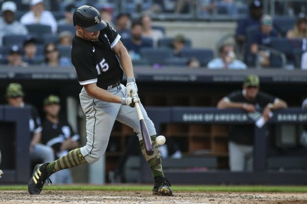 White Sox edge Yankees in ninth inning to open doubleheader