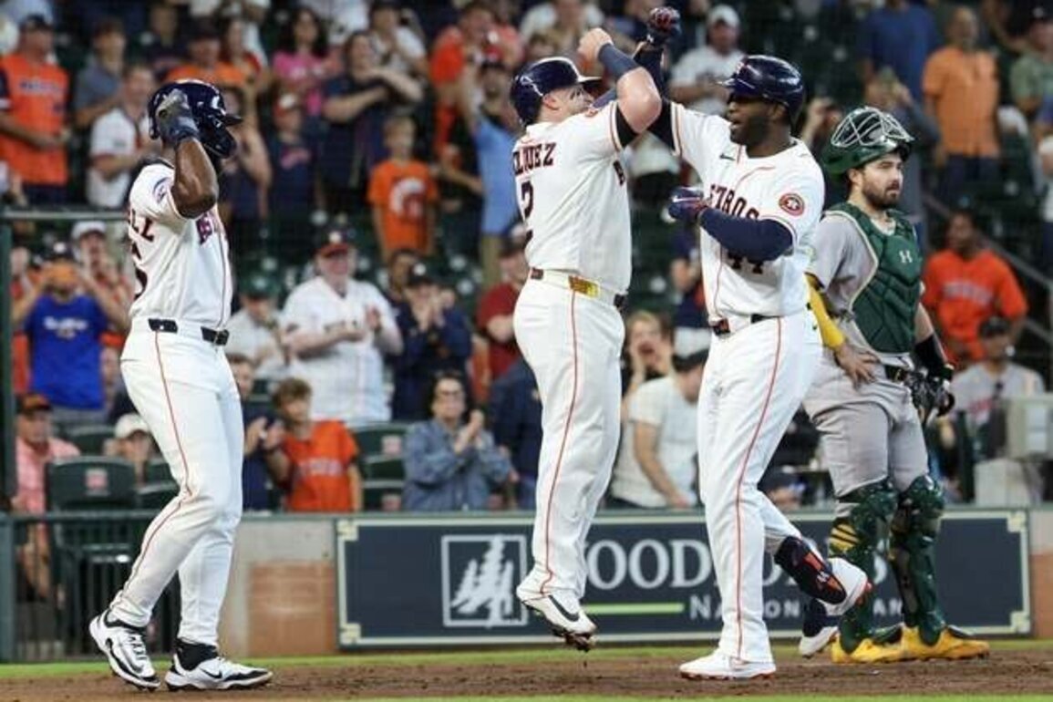 Yordan Alvarez's slam powers Astros to big win over A's
