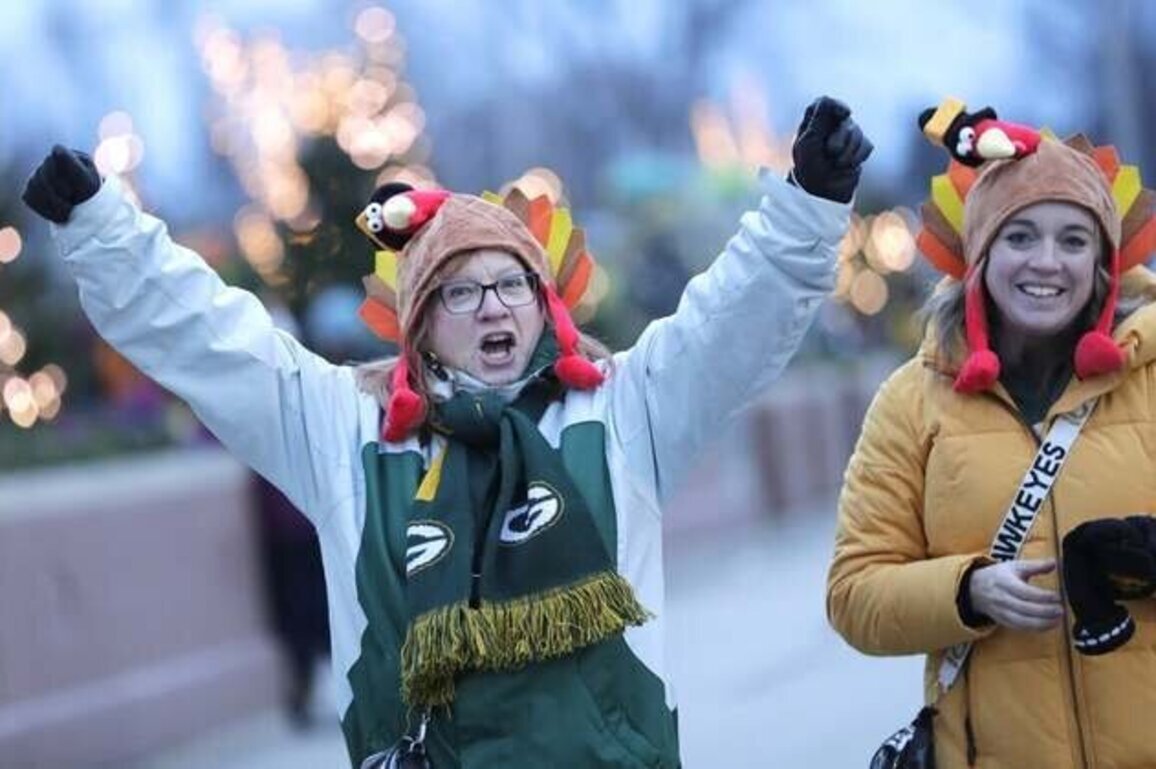 Report: NFL explores adding game on Thanksgiving Eve
