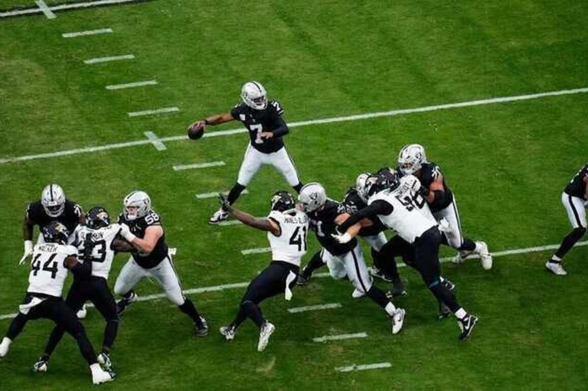 Bowers regresa con todo, pero Raiders pierden por poco
