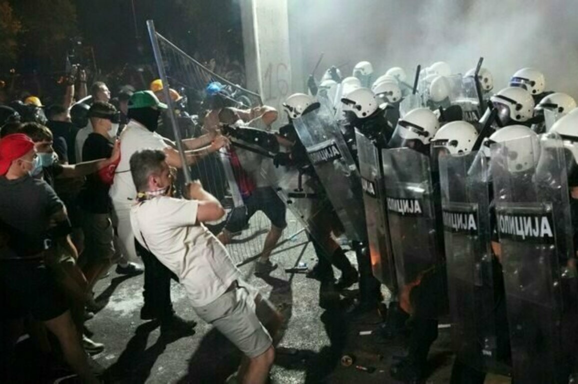Police In Novi Sad Use Force To Respond To Student Protesters