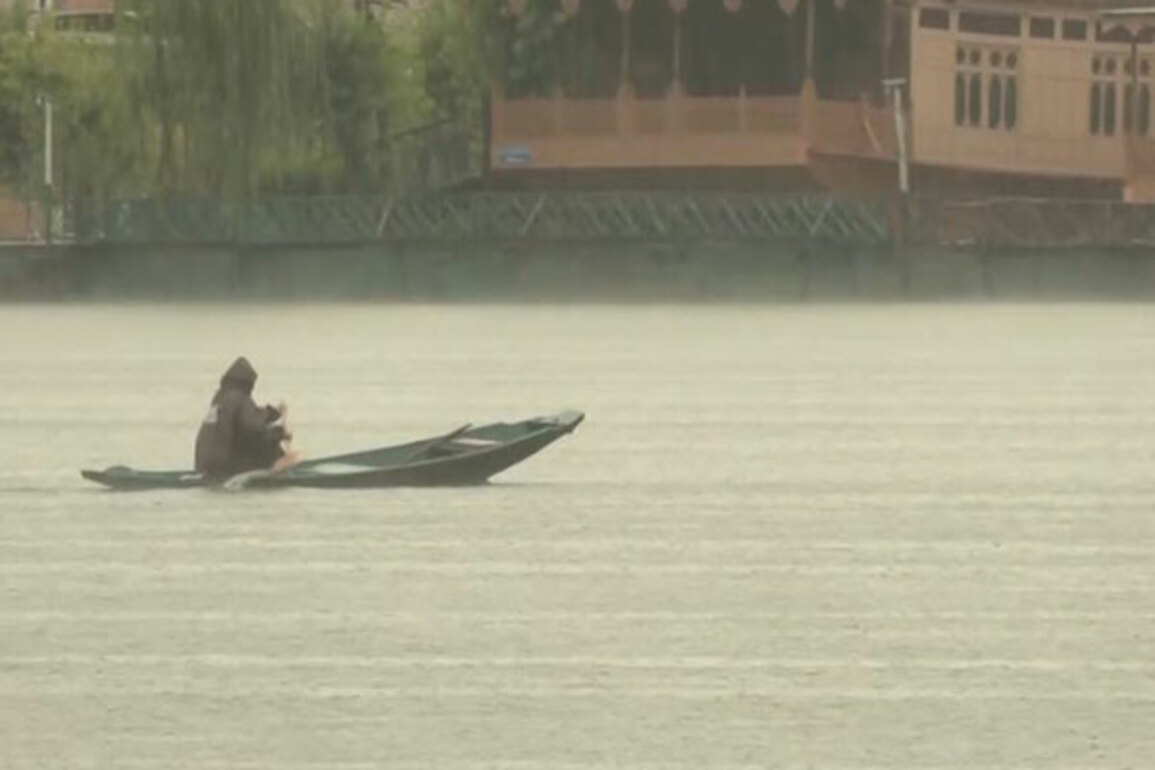 J-K: Heavy rainfall, hailstorm hit Ramban; Srinagar lashed by showers