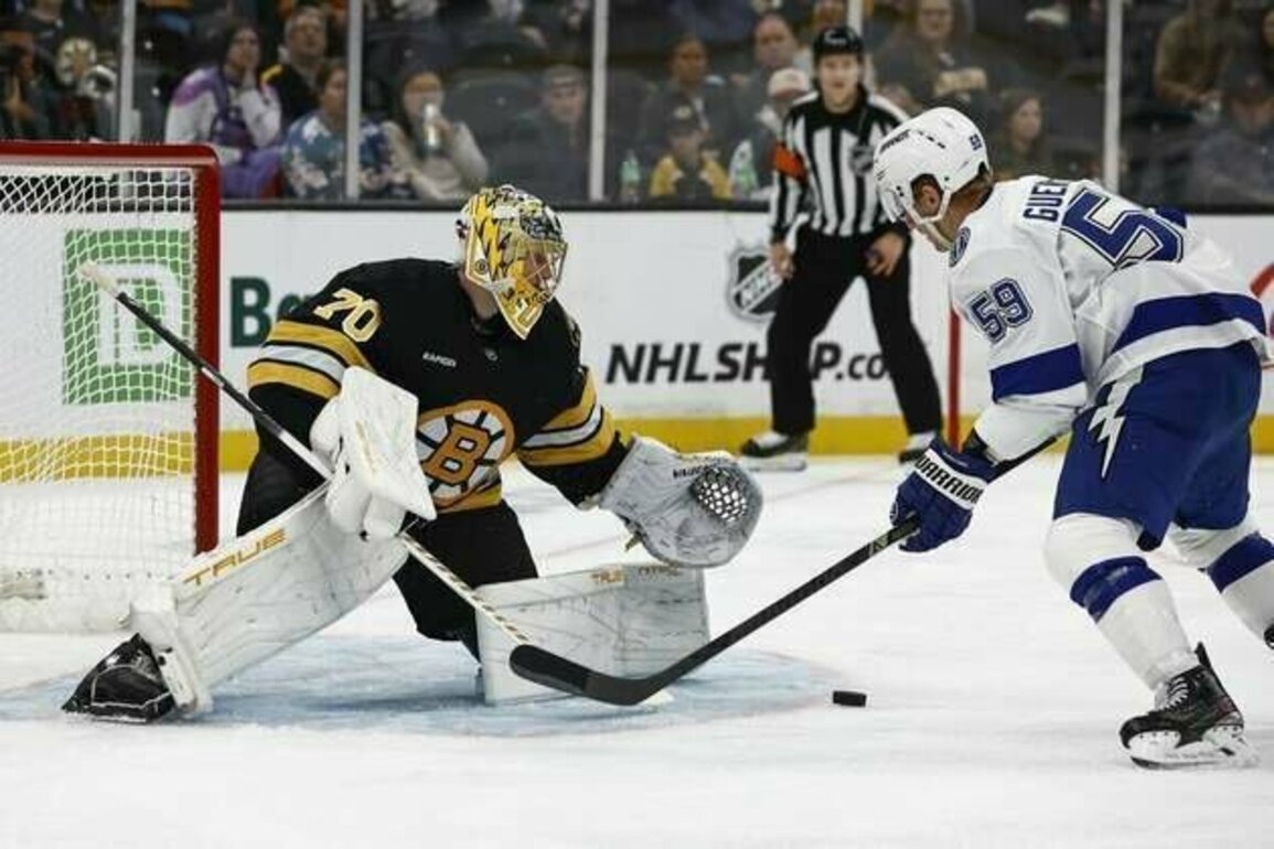 Lightning start fast, hand Bruins first loss of season