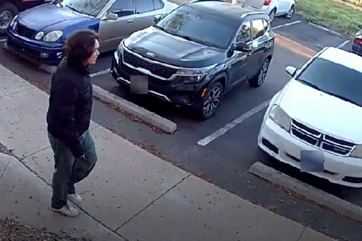Unidentified man attacked woman walking at Expo Park, Aurora police say