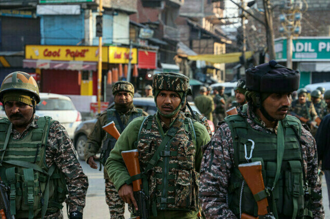 India planning military strike within 24-36 hours  Pakistan
