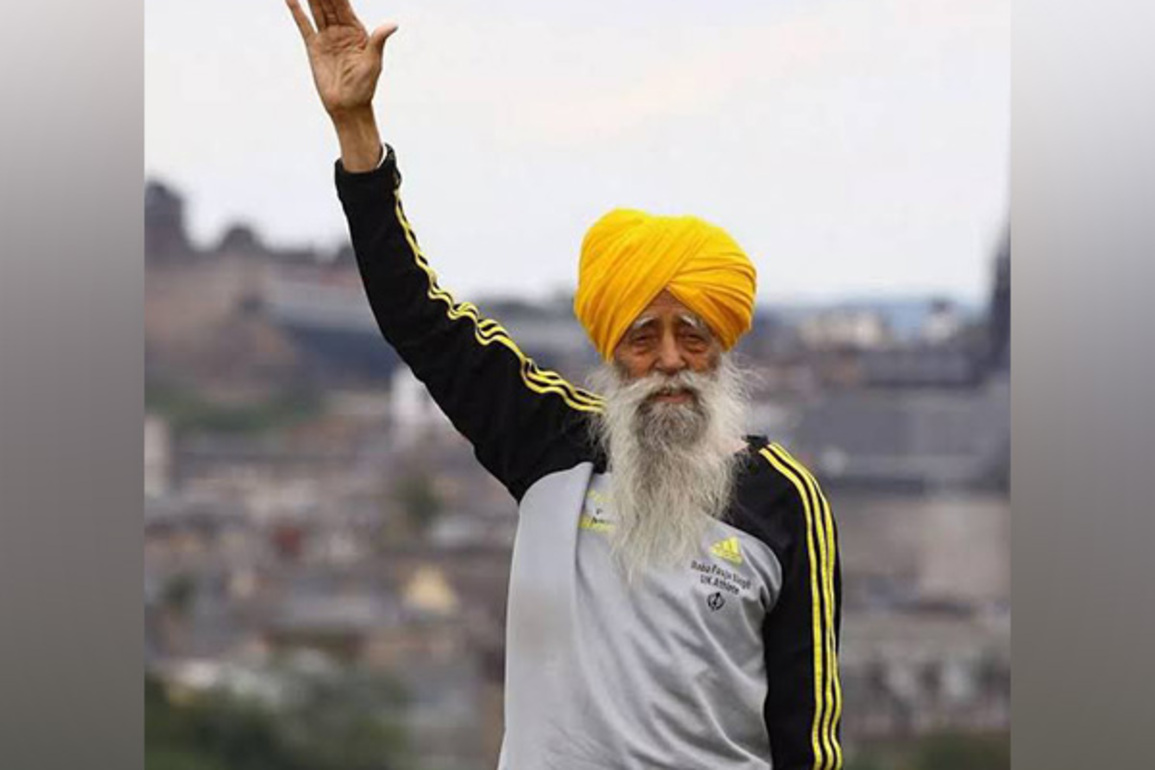Congress President Mallikarjun Kharge pays Tribute to 'Turbaned Tornado' Fauja Singh