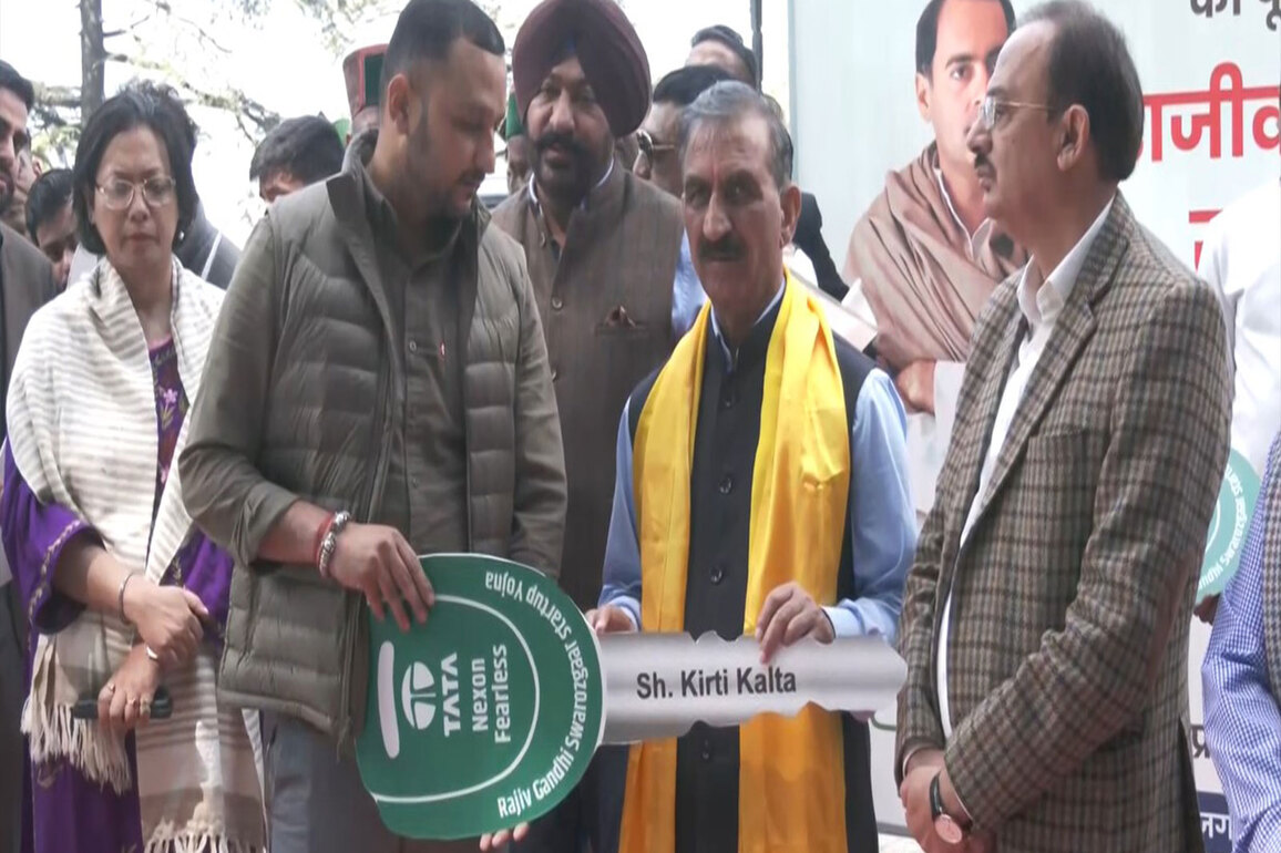 Himachal Pradesh CM Sukhu launches fleet of electric taxis under Self-Employment Start-Up Scheme
