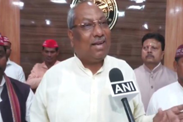 "Congress didn't let rural population study English": UP minister takes jibe at Sonia Gandhi's NEP remarks