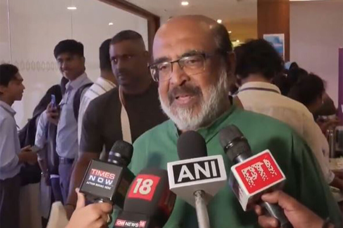 "Still claims to be a congressman, but impressed by state govt achievements": Thomas Isaac on Mani Shankar Aiyar